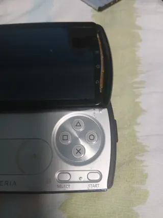 Sony Xperia Play - Telefono e Console di Gioco Danneggiati