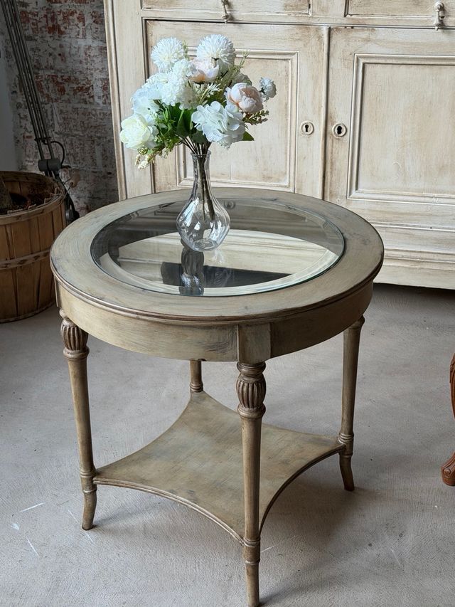 mesita auxiliar francesa