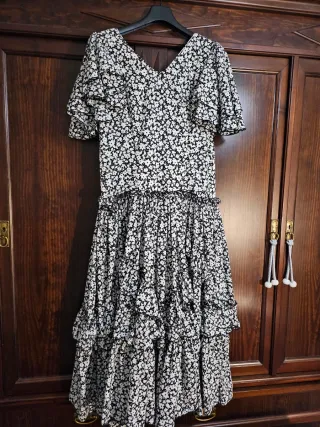 Vestido flamenco negro y blanco