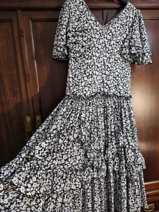 Vestido flamenco negro y blanco