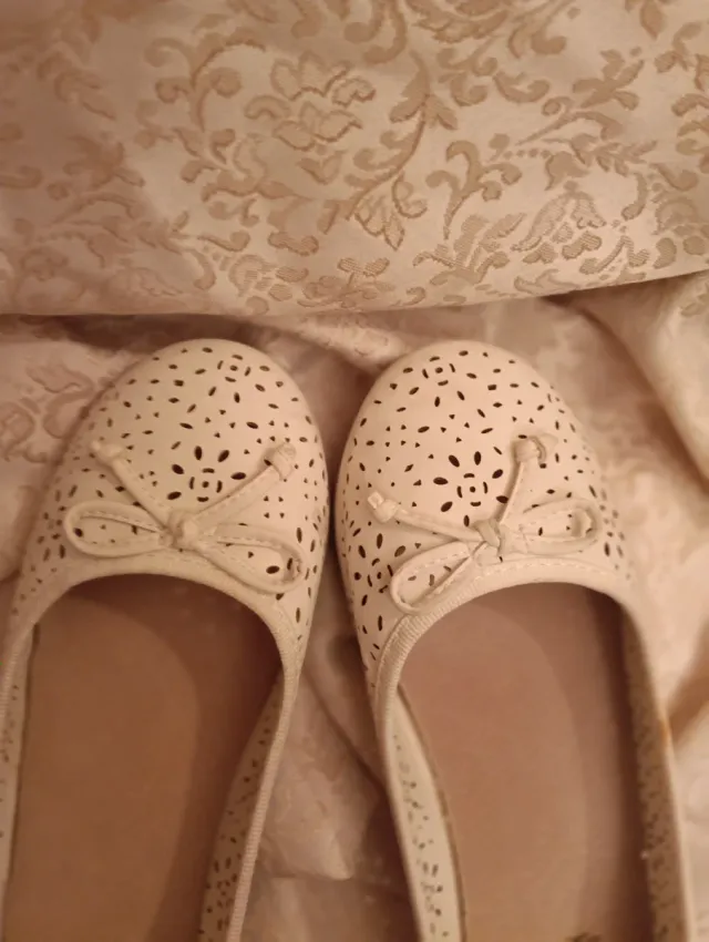 Zapatitos bailarina niña blancos