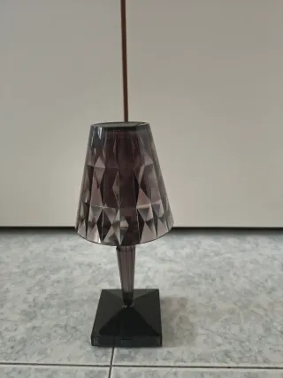 Kartell Battery fumé lampada LED ricaricabile