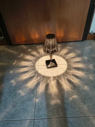 Kartell Battery fumé lampada LED ricaricabile