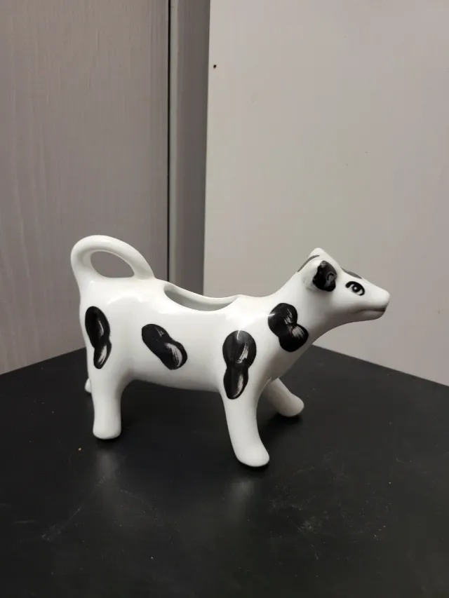 Jarra cerámica vaca blanco y negro