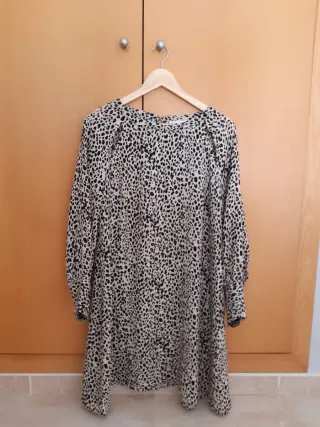 Vestido corto estampado leopardo beige/negro