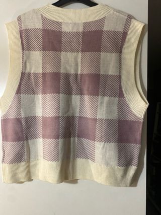 Chaleco H&M cuadros lila y beige claro