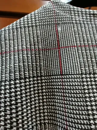 Vestido de cuadros gris y rojo