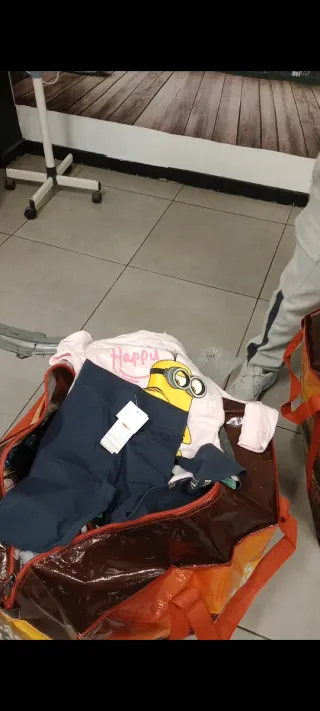 Tengo ropa mixta de niños  Tengo jacketas  Zapato