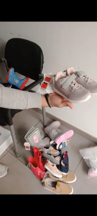 Tengo ropa mixta de niños  Tengo jacketas  Zapato