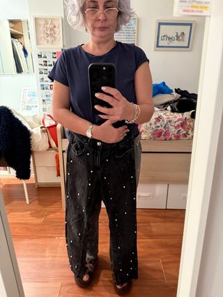 Pantalones vaqueros negros con perlas