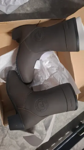 Botas marrones talla 36