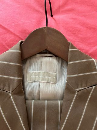 Traje Massimo Dutti rayas marrón y blanco