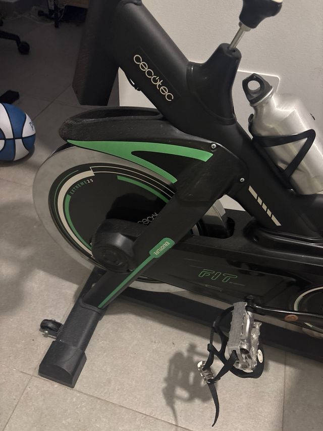 Bicicleta de Spinning Negra y Verde de cecotec