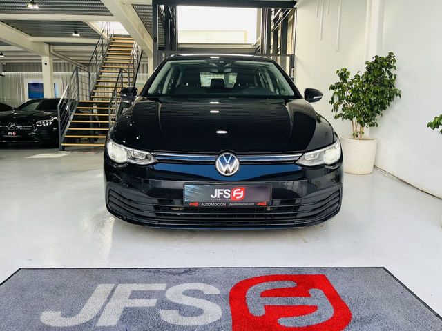 Volkswagen Golf 8  1.5 TSI 130 CV