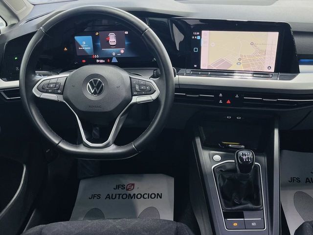 Volkswagen Golf 8  1.5 TSI 130 CV