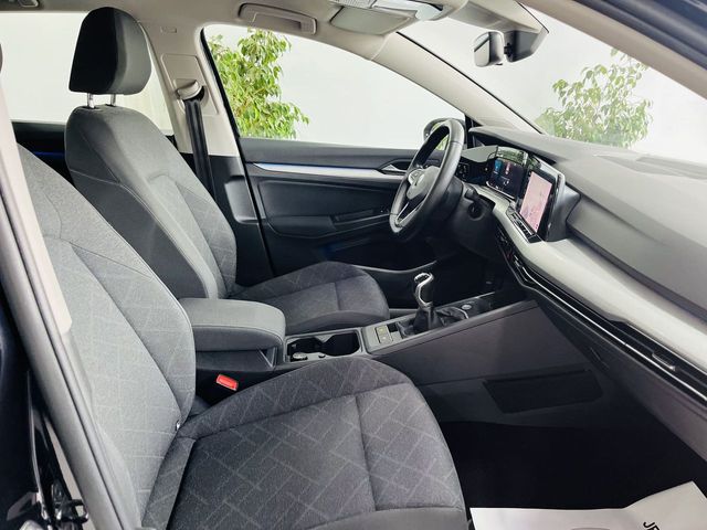 Volkswagen Golf 8  1.5 TSI 130 CV