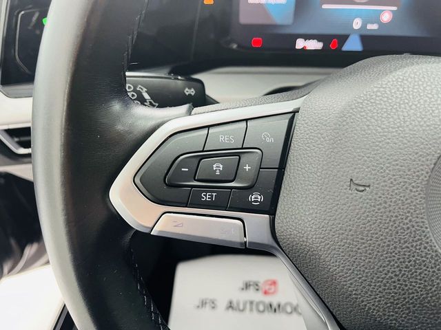 Volkswagen Golf 8  1.5 TSI 130 CV