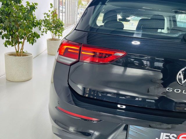 Volkswagen Golf 8  1.5 TSI 130 CV