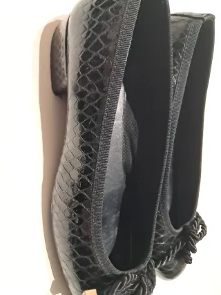 Manoletinas Callaghan Negras Piel Serpiente