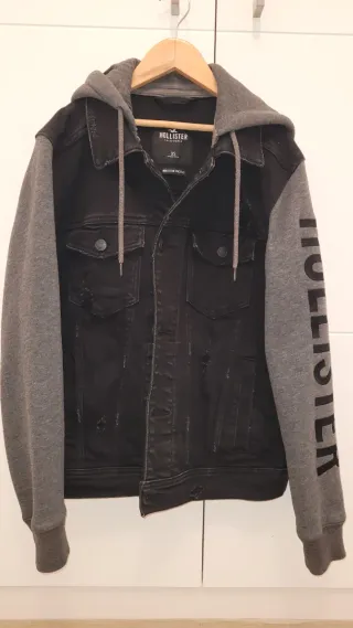 Chaqueta Hollister con capucha negra y gris XS