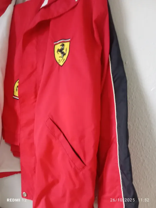 Conjunto Ferrari Rojo y Negro