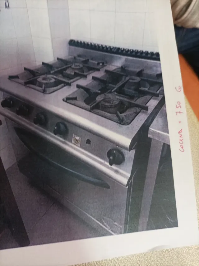 Cocina industrial hostelería 4 fuegos