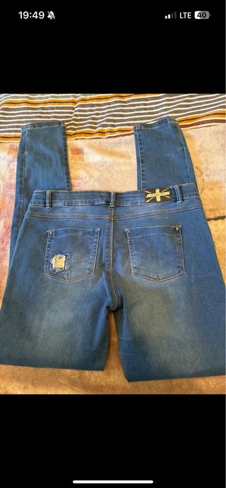 Pantalón vaquero azul talla 42
