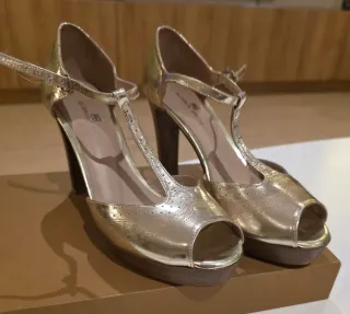 Zapatos Gloria Ortiz fiesta color platino
