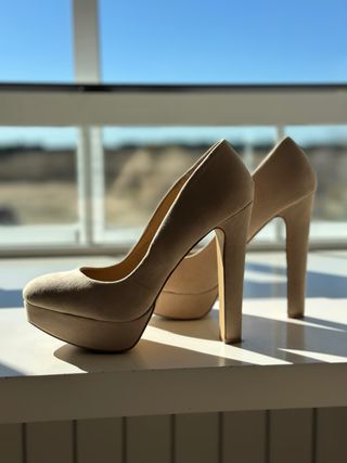 Zapatos de tacón beige