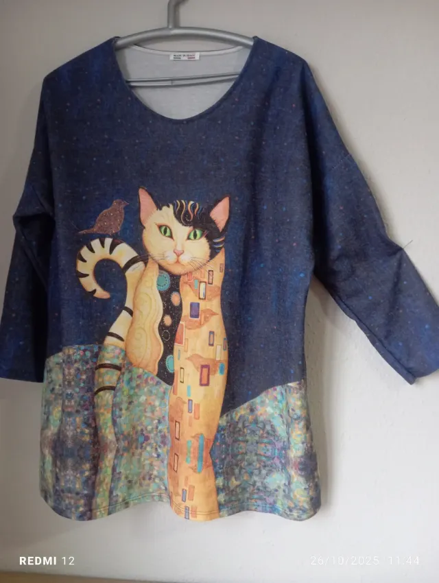 Suéter largo estampado gato