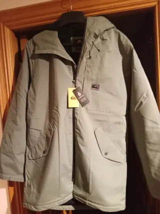 Parka/Abrigo Quiksilver con capucha Nueva talla M