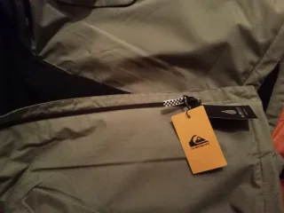 Parka/Abrigo Quiksilver con capucha Nueva talla M
