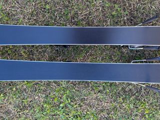 Esquís HEAD Real Joy Mujer 1.53 +fijaciones NUEVOS