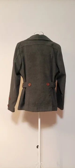 Cappotto grigio doppiopetto con cintura
