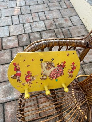 Appendi abiti in legno e rattan