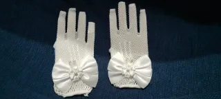 Guantes de niña blancos con lazo