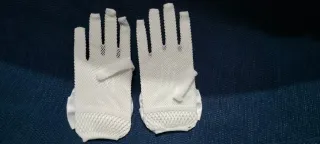 Guantes de niña blancos con lazo