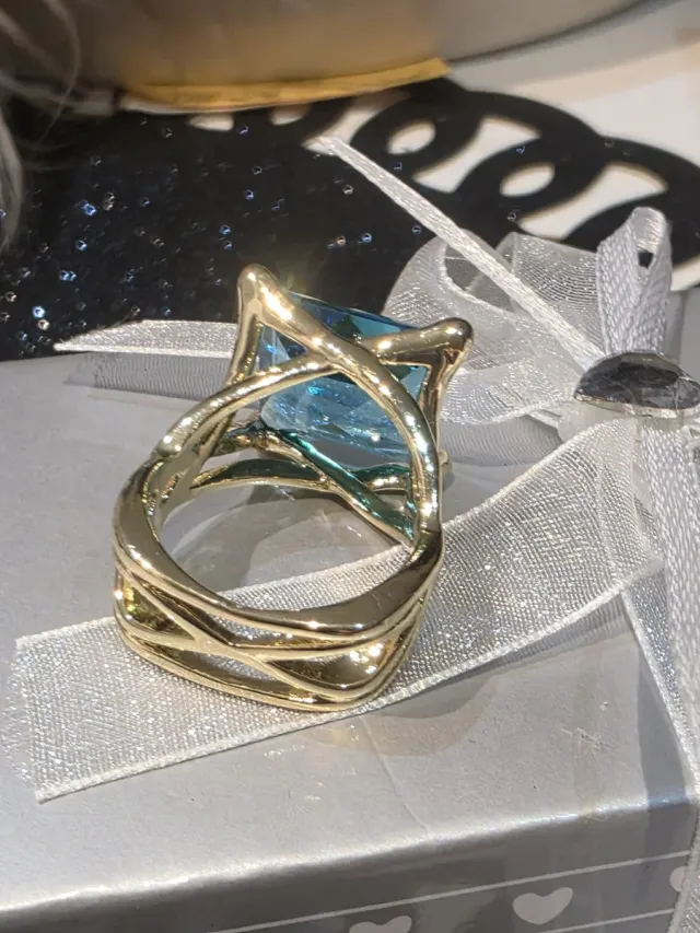 Anel de cocktail água-marinha em ouro