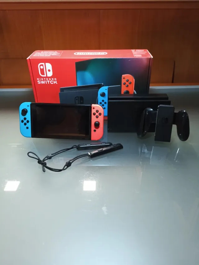 Nintendo Switch Azul y Rojo