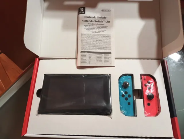 Nintendo Switch Azul y Rojo