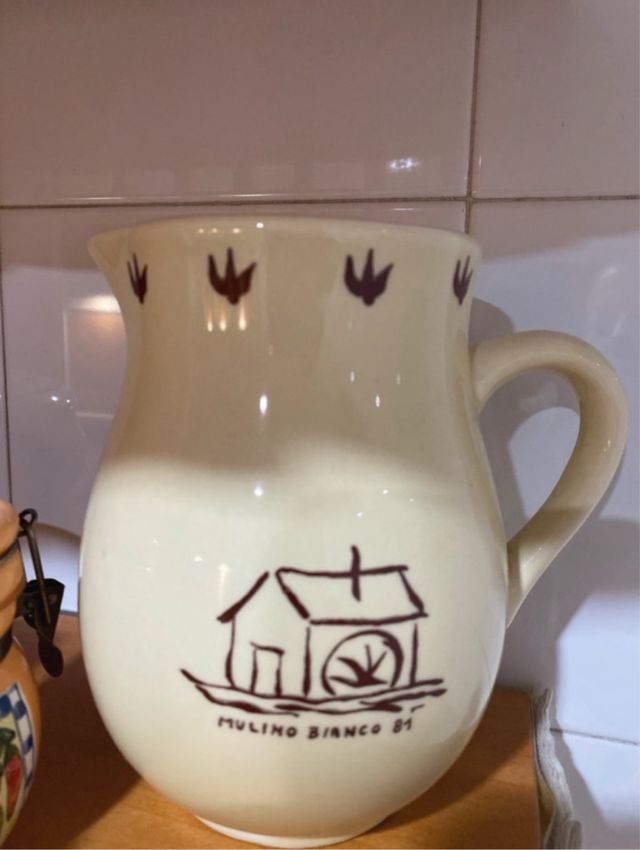 Lattiera Mulino Bianco con disegno