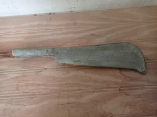 Antiguo podón o calabozo con mango