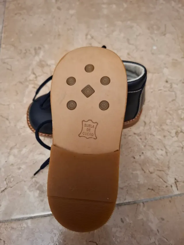 Botas piel infantiles talla 24