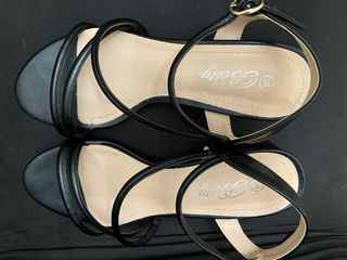 Sandalias tacón bajo negras 5cm