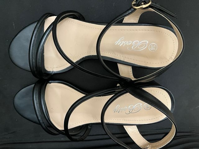 Sandalias tacón bajo negras 5cm