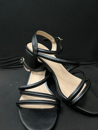Sandalias tacón bajo negras 5cm
