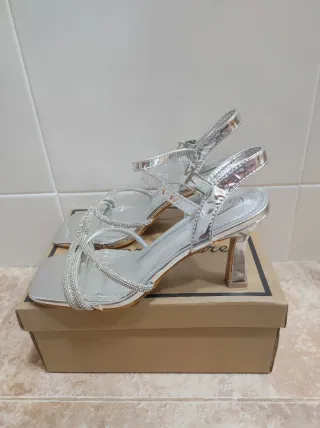 NUEVO! Sandalias de tacón, núm. 37