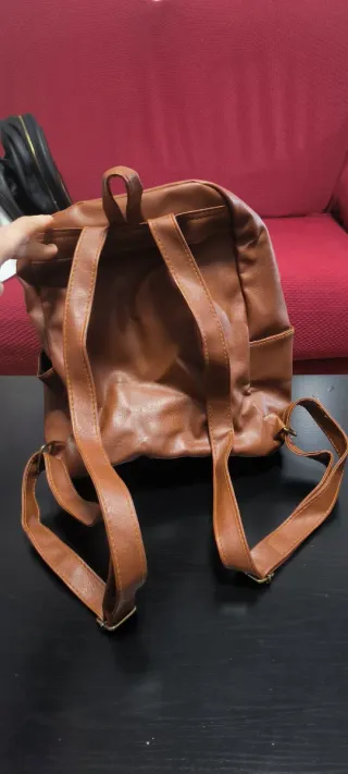 Mochila de cuero marrón