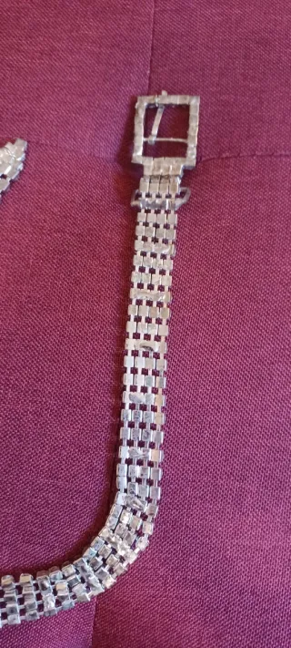 Cintura con strass elegante