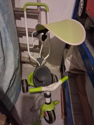 Triciclo bebé con toldo y manillar